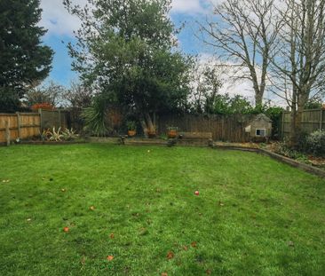 3 bedroom detached bungalow to rent - Photo 1