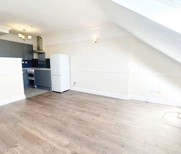 2 Bedroom Flat, The Drive, Hove - Photo 5