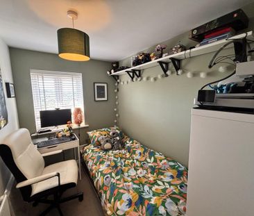 3 bedroom semi-detached house to rent - Photo 1