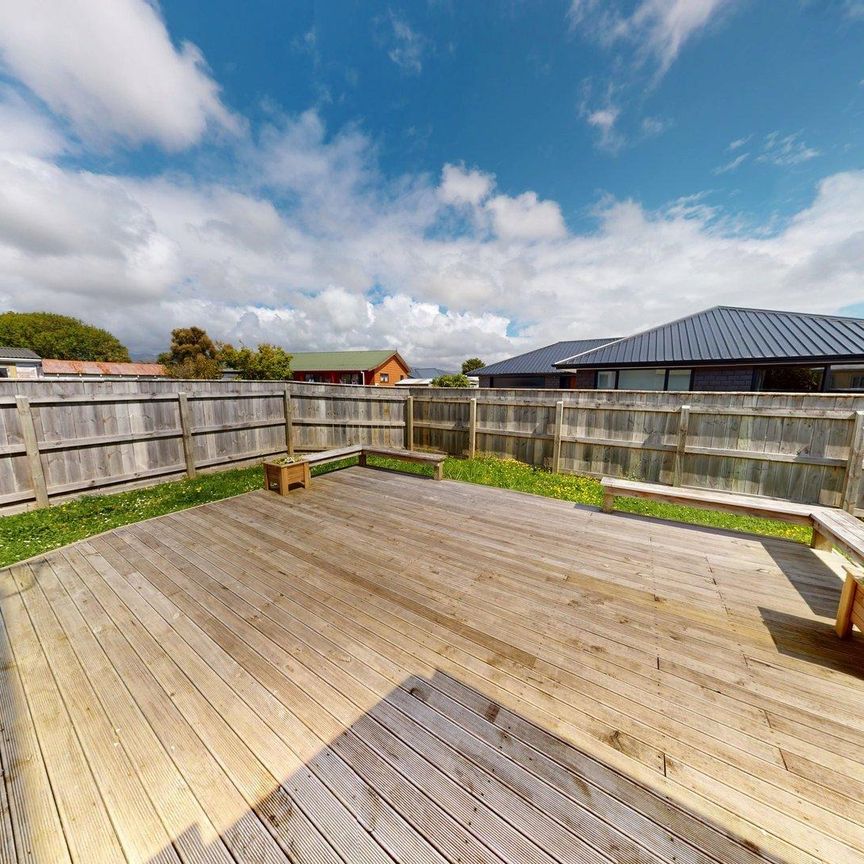 Levin - 3 Bedrooms - Photo 1