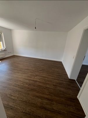 Schön geschnittene 4 Zimmer Wohnung mit Balkon - Photo 1