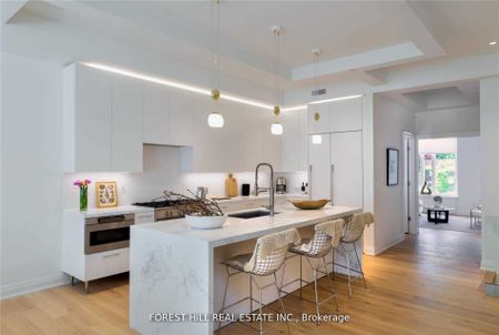 For Lease - 23C Lascelles Boulevard, Toronto, Ontario - Photo 3