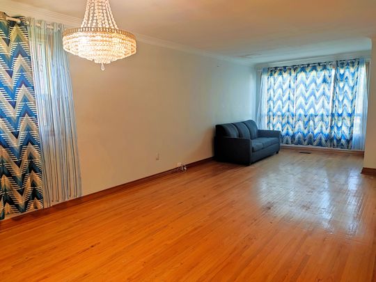 For Lease - 176 Conlins Road Unit# Main, Toronto, Ontario - Photo 1