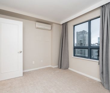 Spectacular Coal Harbour 2-Bedroom with Stunning Waterfront & Mount... - Photo 1