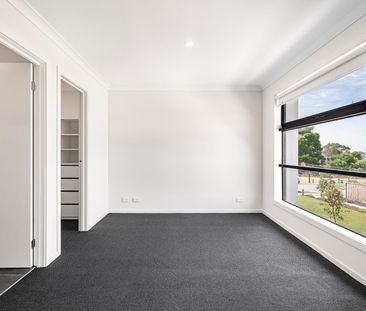 Contemporary Family Living - Photo 2