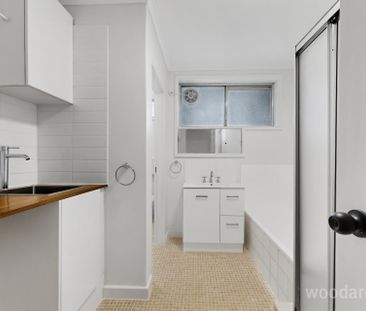 Generous Space, Garden Appeal and Essendon Convenience - Photo 3