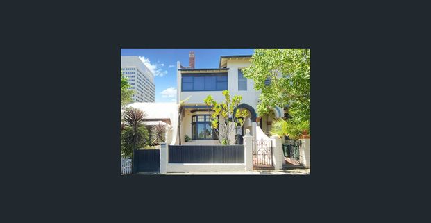 Ready To Move In Furnished Studio In North Sydney CBD - Photo 1