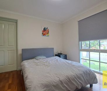 BEAUTIFULLY PRESENTED 4 BEDROOM HOME! - Photo 3