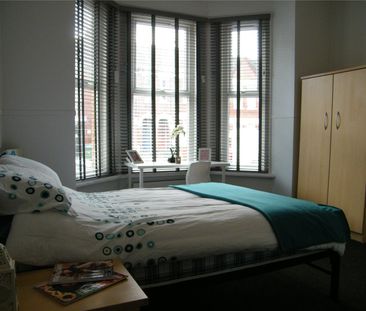 5 bedroom semi-detached house to rent - Photo 4