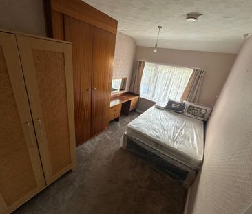 Room in a Shared House, Fox Green Crescent, B27 - Photo 4