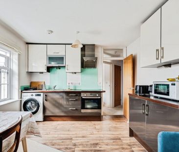 Market Place, WALLINGFORD - Photo 1