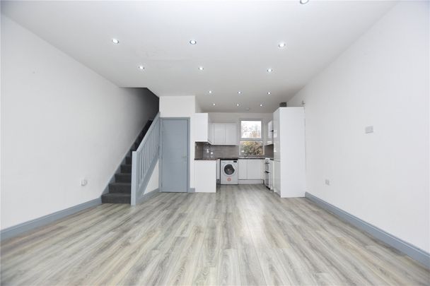 Whitehorse Lane, London, SE25 - Photo 1