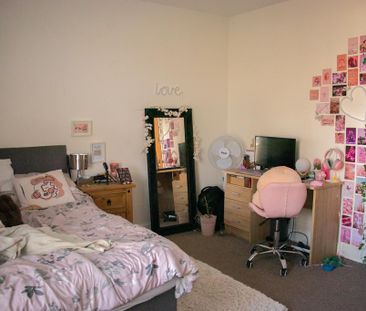 5 bedroom terraced house to rent - Photo 3