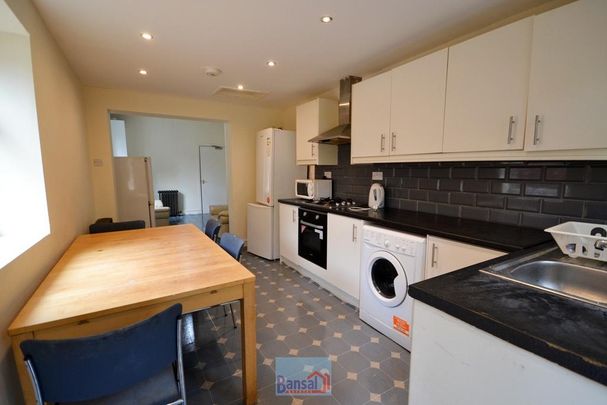 5 bedroom terraced house to rent - Photo 1