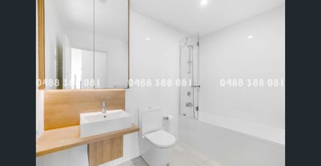 Spacious North Facing 2 Bedroom + Study Nook "COMO Washington Park" - Photo 4