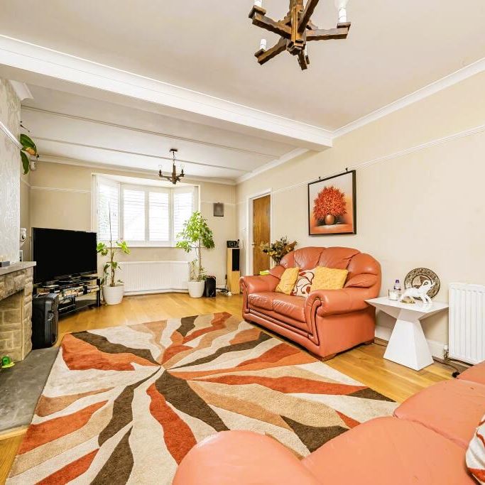 4 bedroom semi-detached house to rent - Photo 1
