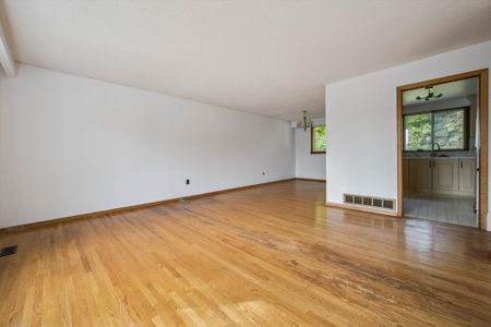 For Lease - 56 Elgin Drive, Brampton, Ontario - Photo 2