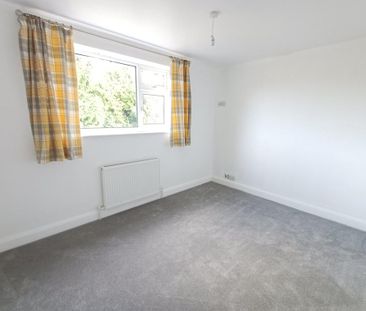 2 bedroom semi-detached house to rent - Photo 4