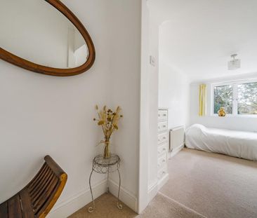 Blackheath Lane, Guildford, Surrey, GU4 - Photo 4