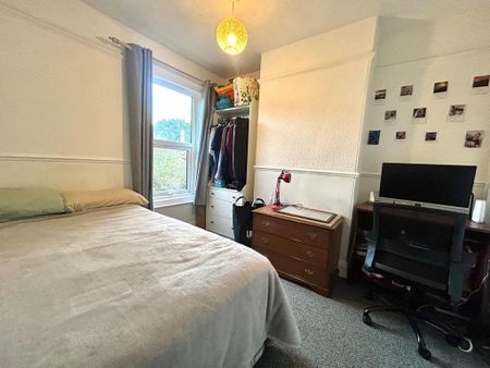 4 bedroom terraced house to rent - Photo 4