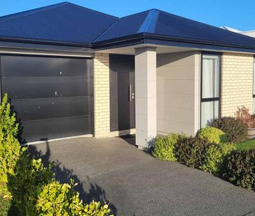 Fully furnished, ready to move in 2 bedroom home - Photo 4