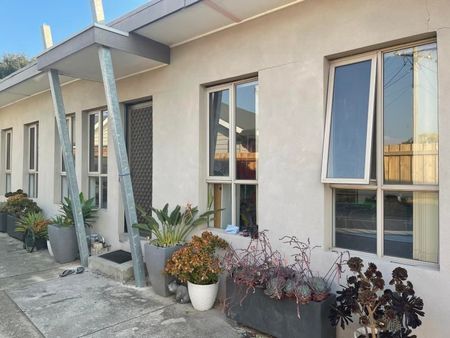 2/37 Russell Place, Williamstown VIC 3016 - House For Rent | Domain - Photo 2
