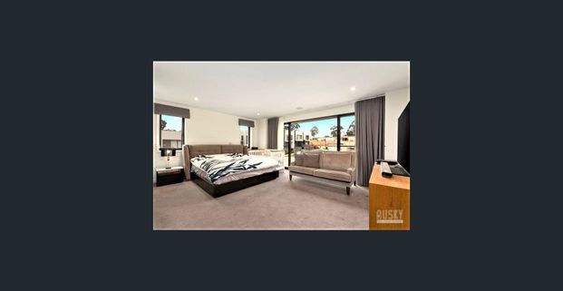 Modern Townhouse FOR RENT - Photo 1