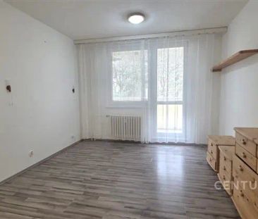 Pronájem bytu 1+1 s balkonem, 33 m - Photo 2