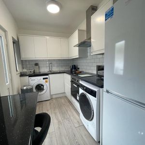 1 bed house share to rent in Nairne Street, Burnley, BB11 - Photo 2