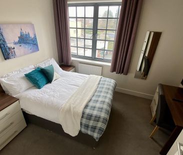 1 bedroom in a house share to rent - Photo 3