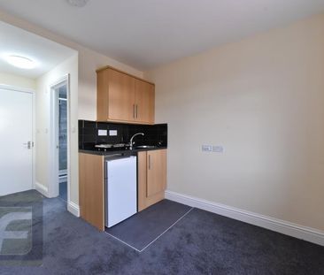 Studio to rent - Photo 2