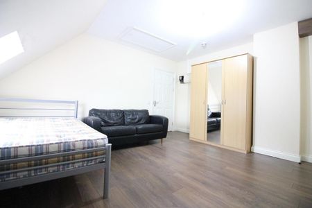 Hatton Road, Feltham - Photo 2