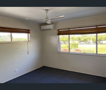 4/1 Adrian Street, West Mackay, Qld 4740 - Photo 3