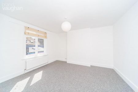 4 bedroom flat to rent - Photo 3