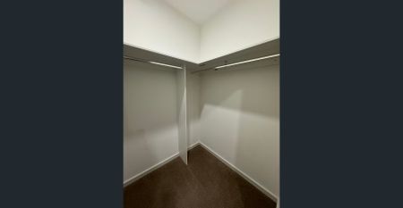 Fully Furnished 1 Bedrooms 1 Bathroom apartment - Photo 4