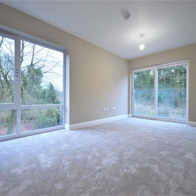 2 Bedroom Apartment To Let - Photo 1