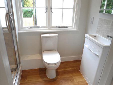 2 bedroom maisonette to rent - Photo 5