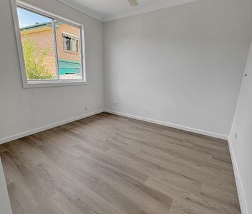 Brand New 2-Bedroom Cabin with Leafy Outlook & Private Access - Photo 2