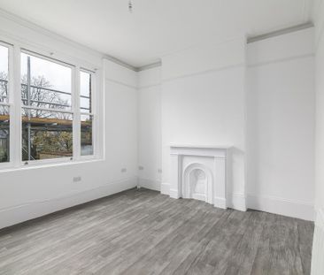 Bedsit to rent - Photo 4