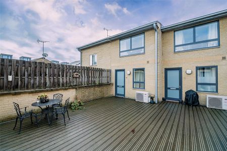 3 bedroom apartment to rent - Photo 4