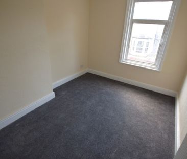 To Let 3 Bed Flat - Photo 1
