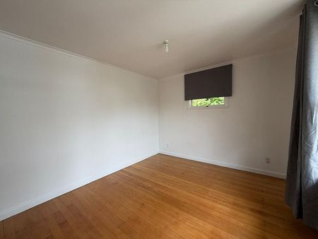 Charming Mt Eden 3BR Home w/ Parking - Photo 4