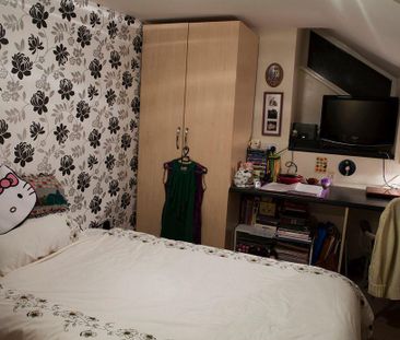 4 bedroom private hall to rent - Photo 4