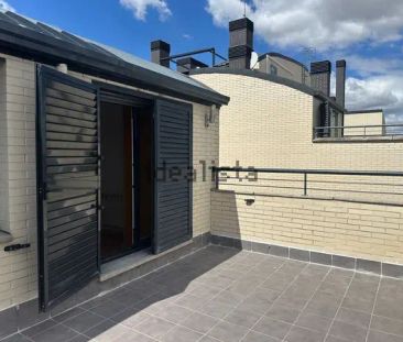 Alquiler de dúplex en Calle Simone de Beauvoir - Photo 4