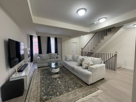For Lease - 17 McConaghy Court, Vaughan, Ontario - Photo 2