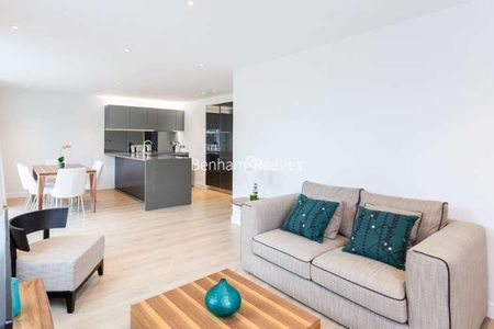 Kew Bridge West, Brentford, TW8 - Photo 2