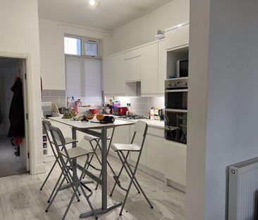 4 bedroom terraced house to rent - Photo 6