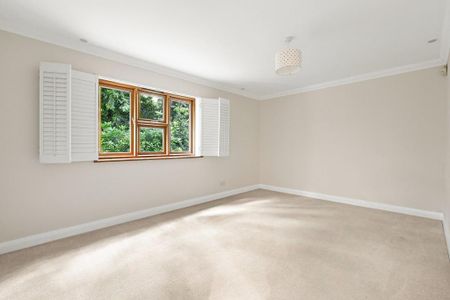 5 bedroom detached house to rent - Photo 4