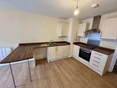 2 bedroom flat to rent - Photo 3