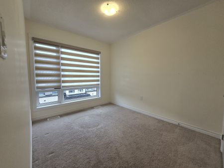 For Lease - 36 Lake Trail Way, Whitby, Ontario - Photo 2